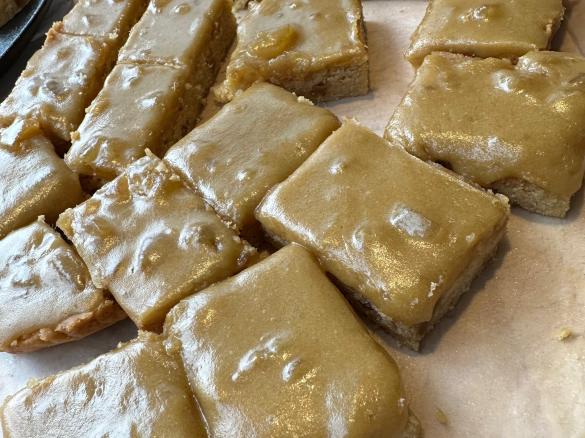 Simons ginger crunch (based on Edmonds cookbook version)