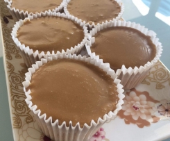 Donna Hay's Caramel Maple Cupcakes with Fudge Frosting