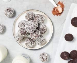 Almond pulp truffles