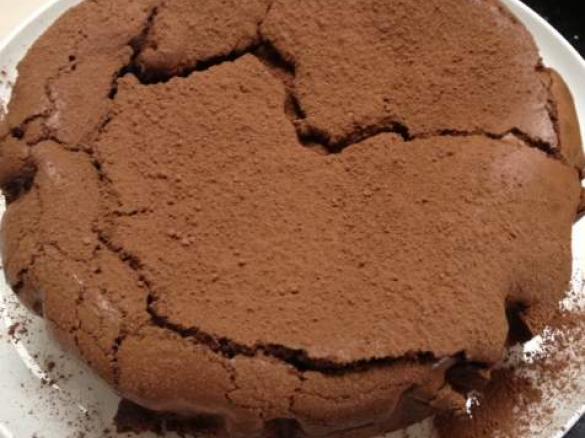 Donna Hay's Ultimate One Bowl Chocolate Dessert Cake