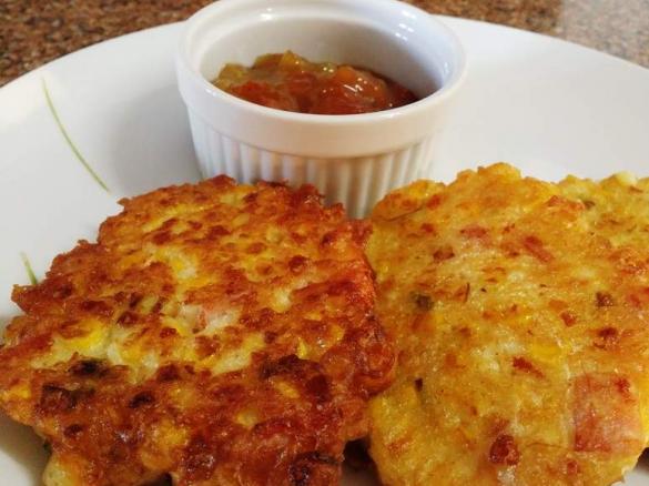 Corn Fritters (adapted from Donna Hay Modern Classics 1)
