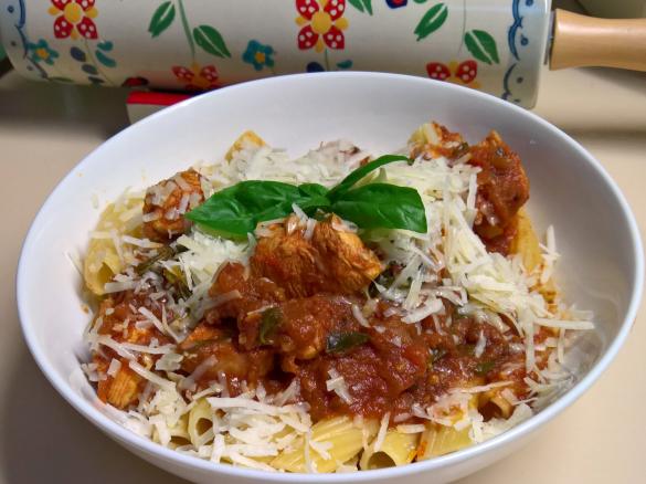 Chicken, tomato, basil, pasta