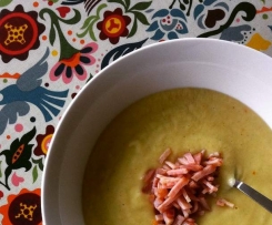 Spicy Cauliflower and Bacon Soup