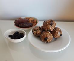 Hot Cross Bun Bliss Balls