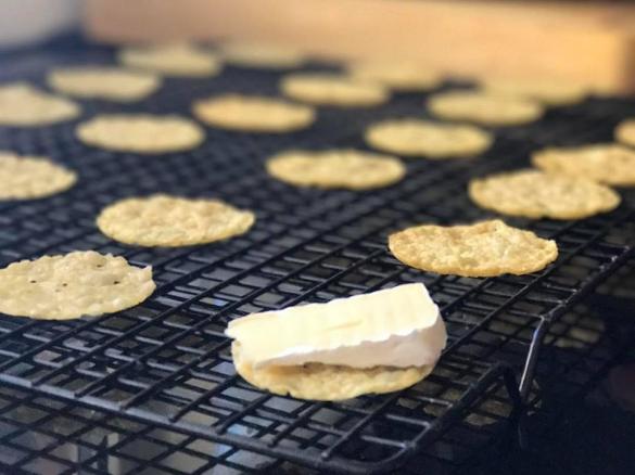 LCHF Parmesan Crackers