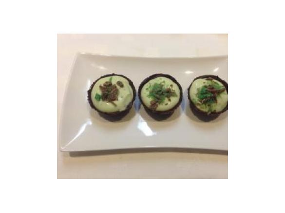 Peppermint Cheesecake Slice / Cups