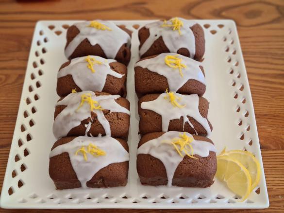 Mini Gingerbread Cakes