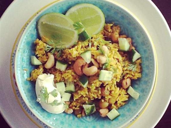 Curried Rice with Cashews