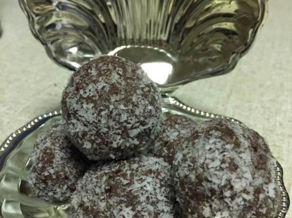 COCONUT HEALTH BALLS