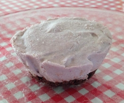 Mini chocolate and strawberry raw cheesecake (gluten free dairy free)