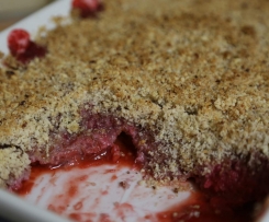 Berry and Rhubarb Crumble Low FODMAP
