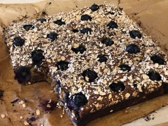Blueberry, Banana and Oat Breakfast Bars