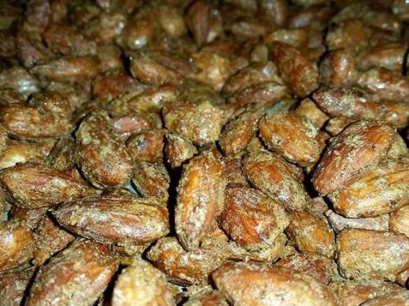 Roasted activated almonds - coconut sugar and cinnamon flavour
