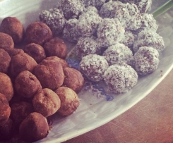 Royal chocolate truffles (because they're so rich!) GLUTEN, DAIRY, REFINED SUGAR FREE AND RAW 