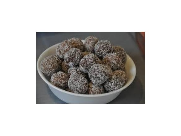 Date and cacao bliss balls