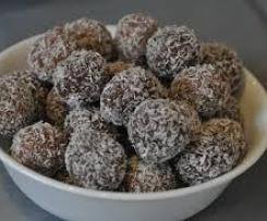 Date and cacao bliss balls