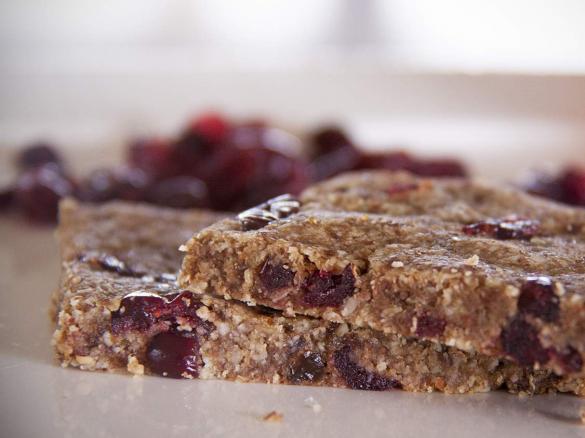 Baked Cranberry & Orange Breakfast Bars (converted from Deliciously Ella)