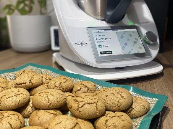 Pop's Gingernut Biscuits