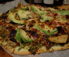 Chicken and Avocado Pizza