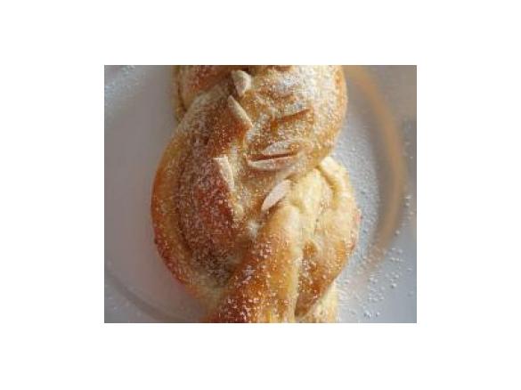 CUSTARD AND ALMOND PLAIT