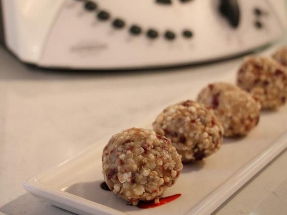 Puffed Quinoa Energy Balls