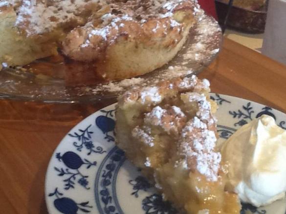 LIME CURD KRUMMELTORTE