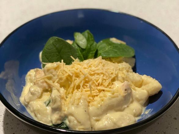Creamy chicken gnocchi with spinach