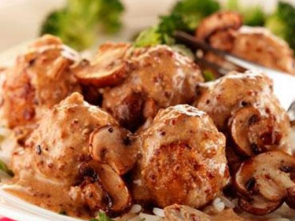 Quorn Chicken Style and Mushroom Stroganoff