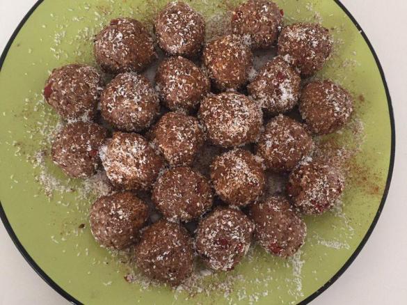 Choc Bliss Balls - Protein, Flax & Goji