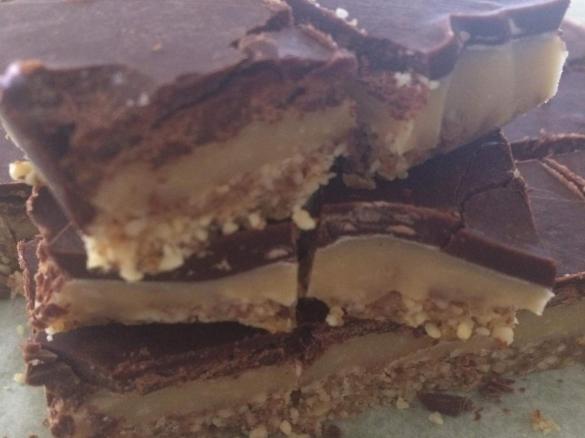 Raw Caramel Slice