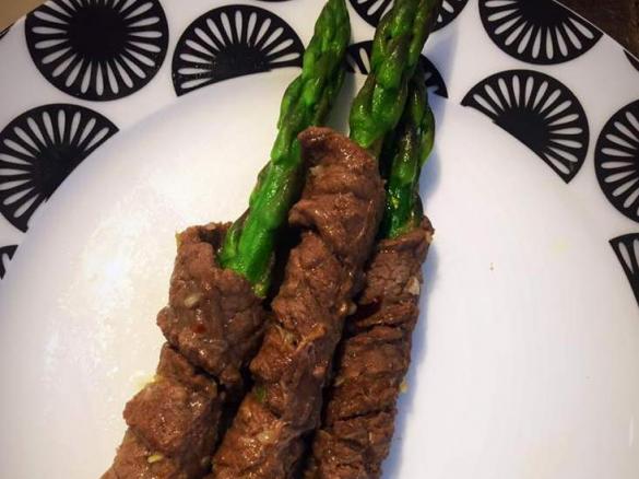 Beef Wrapped Asparagus - Paleo / Gluten Free