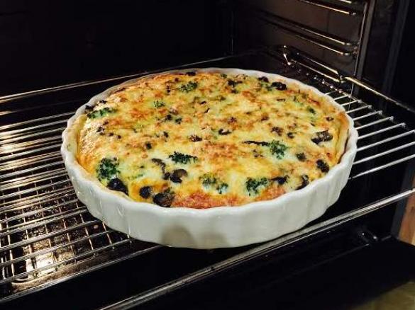 cheesy Quiche by Lee