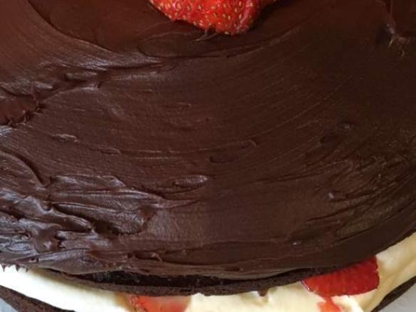 Kellys Sour Cream Chocolate Cake