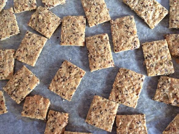 Foodies Mum’s LCHF Seed Crackers