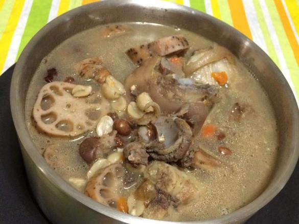 Chinese Pork Bone Peanut & Lotus Root Soup