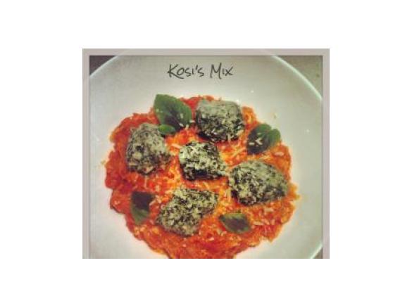 Spinach and Cheese Gnocchi with Leek, Tomato, Capsicum Sauce