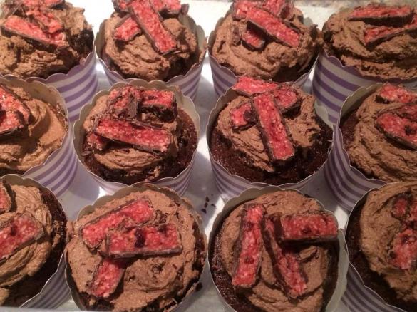 Cherry Ripe Cup Cakes 