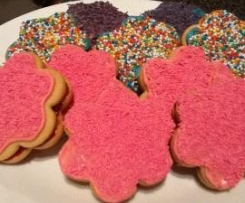 Kiss Biscuits . . . HOWEZAT!