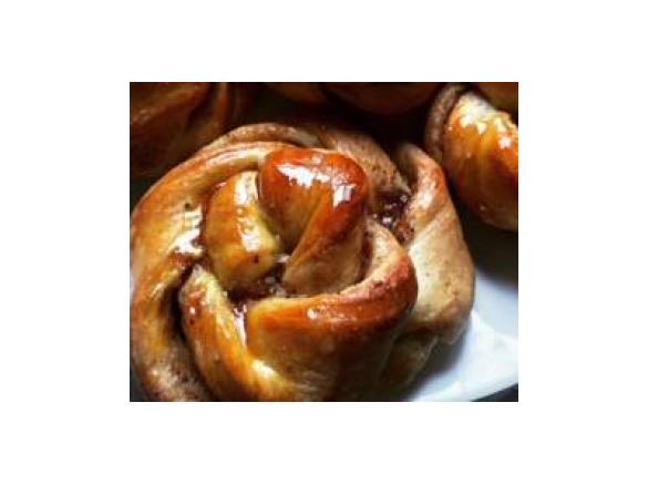 kanelbullar (spiced buns)