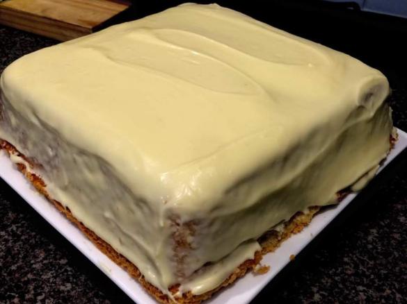 Banana Cake w/Cream Cheese Frosting