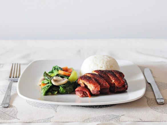 Crispy Peking Duck with Chinese Vegetables in White Sauce