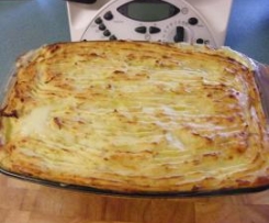 Fish Pie with Prawns and Cheesy Leek Topping