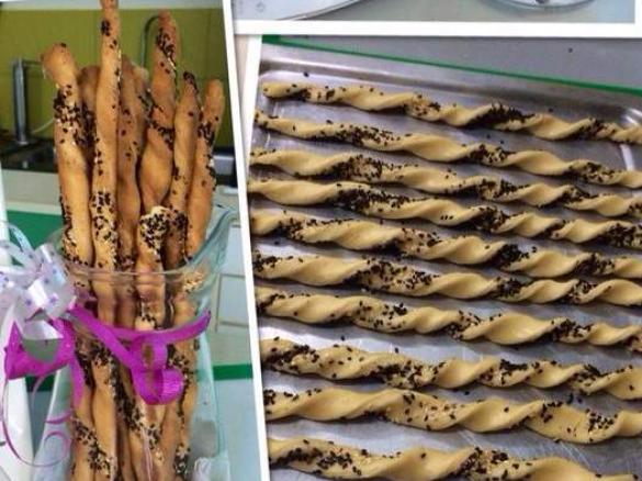 Black Sesame Bread Sticks