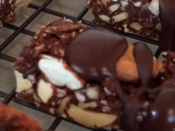 Paleo Dark Chocolate Crunch Bars