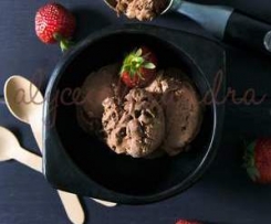 Chocolate rum and raisin ice cream 