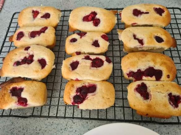 Raspberry & Lime Mini Cakes