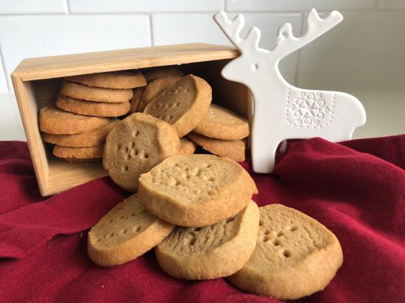 The Daily Mix - Christmas Spiced Shortbread