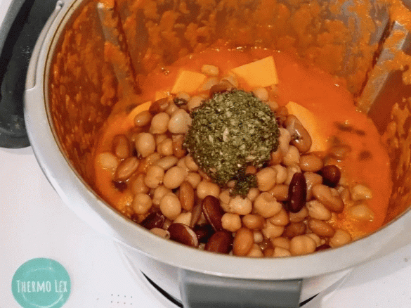 Pesto bean soup