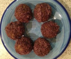 Lee's luscious protein balls