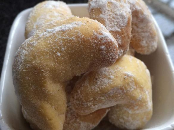 Cashew & Ginger Crescent Biscuits
